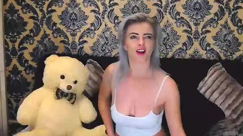 Snapshot of alyblonde chatting on 02.07.25 aly online show from 02.07.25