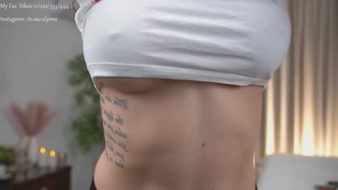 Snapshot of alyonaqueen_ chatting on 10.25.25 Alyona online show from 10.25.25