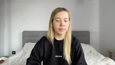 Snapshot of alyrasun chatting on 05.24.26 Al online show from 05.24.26