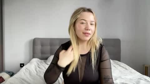 Snapshot of alyrasun chatting on 06.01.26 Al online show from 06.01.26