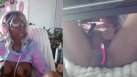 Snapshot of alys_at_college chatting on 07.16.26 Sweet Alys online show from 07.16.26