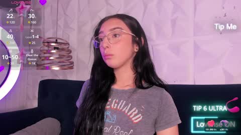 Snapshot of alys_molly chatting on 01.23.25 sopie online show from 01.23.25