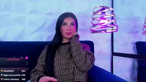 Snapshot of alys_molly chatting on 02.11.25 sopie online show from 02.11.25