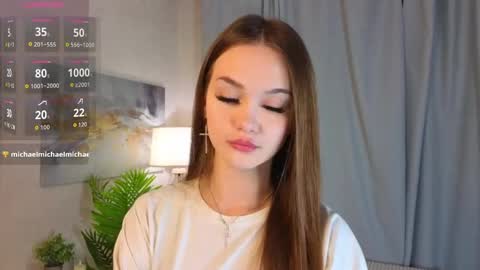 Snapshot of alyshaplescia chatting on 05.30.26 Mona online show from 05.30.26