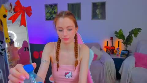 Snapshot of alyssa_smitt chatting on 01.25.25 alyssa_smitt online show from 01.25.25