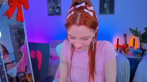 Snapshot of alyssa_smitt chatting on 02.06.25 alyssa_smitt online show from 02.06.25