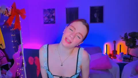 Snapshot of alyssa_smitt chatting on 02.26.25 alyssa_smitt online show from 02.26.25