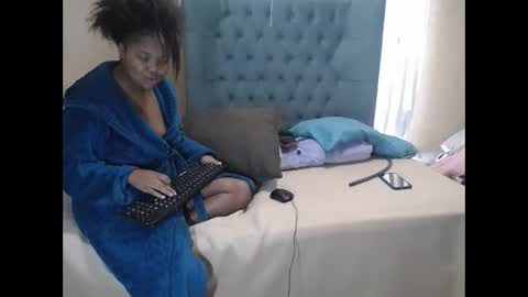 Snapshot of alyssabrownx chatting on 05.01.26 alyssabrownx online show from 05.01.26