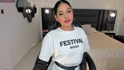 Snapshot of alyssadean_ chatting on 09.20.25 Aly online show from 09.20.25