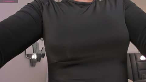 Snapshot of alyssadean_ chatting on 11.16.25 Aly online show from 11.16.25