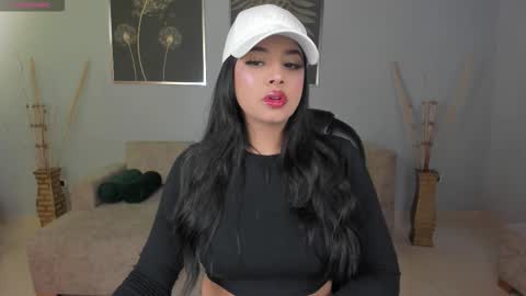 Snapshot of alyssadean_ chatting on 11.22.25 Aly online show from 11.22.25