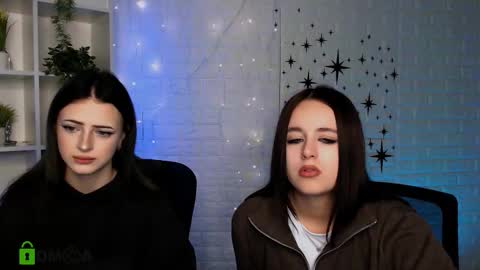 Snapshot of alyssamoan chatting on 11.20.25 alyssamoan online show from 11.20.25