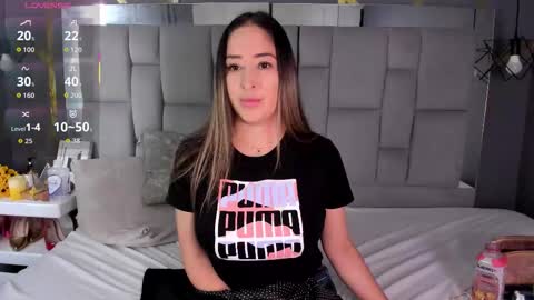 Alyze make feel hot as hell online show from 11.19.25