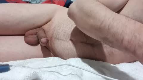 Snapshot of amadeusz chatting on 10.21.25 amadeusz online show from 10.21.25