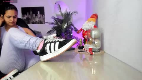 anny online show from 11.30.25