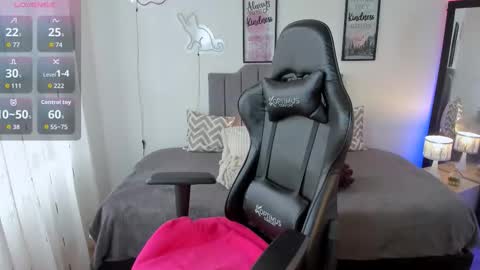 Hi Im AmaiaHelp me reach 100 likes online show from 10.06.25