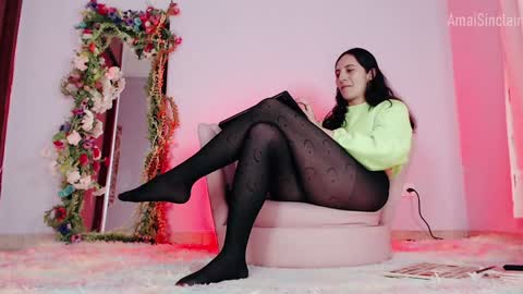 Amai  Sinclair  online show from 02.02.25