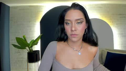 Amalia cruss online show from 04.10.26