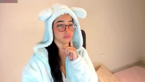 Snapshot of amaliaandrade chatting on 05.28.26 Amalia real MIA online show from 05.28.26