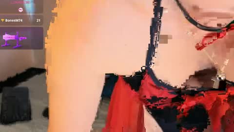 Snapshot of amaliamartinez77 chatting on 04.10.26 Ameliamartinez77 online show from 04.10.26