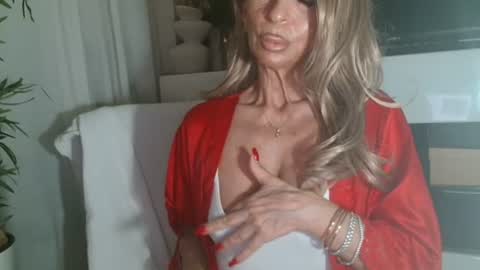 Snapshot of amanda0803 chatting on 07.20.26 Angel or Demon online show from 07.20.26