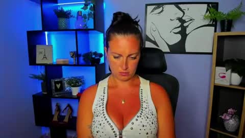 Snapshot of amanda_burn chatting on 07.28.26 Amanda online show from 07.28.26