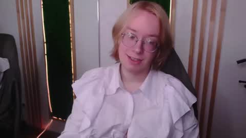 Snapshot of amanda_butlerr chatting on 06.13.26 Hi im Amanda online show from 06.13.26