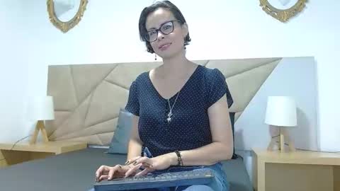 amanda_ramirez online show from 09.17.25