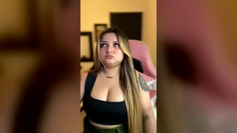 Snapshot of amandhaaa chatting on 07.20.26 Amandha online show from 07.20.26