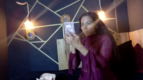 Snapshot of amara_vex chatting on 06.01.26 amara_vex online show from 06.01.26