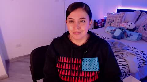 Snapshot of amarat_jolie chatting on 02.26.25 Mila online show from 02.26.25