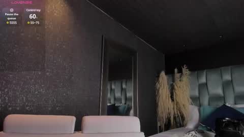 Emily online show from 03.10.25