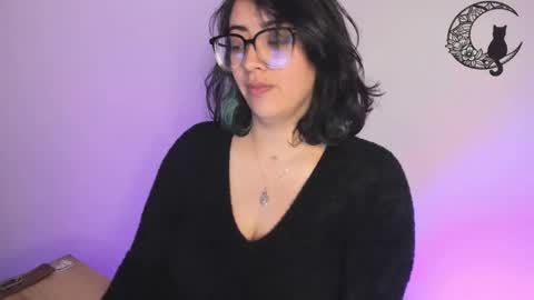 Snapshot of amaryllis_vizcaya chatting on 01.06.25  Katt   online show from 01.06.25