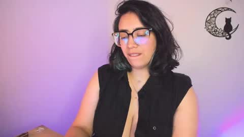 Snapshot of amaryllis_vizcaya chatting on 01.11.25  Katt   online show from 01.11.25