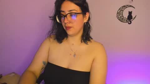 Snapshot of amaryllis_vizcaya chatting on 01.14.25  Katt   online show from 01.14.25