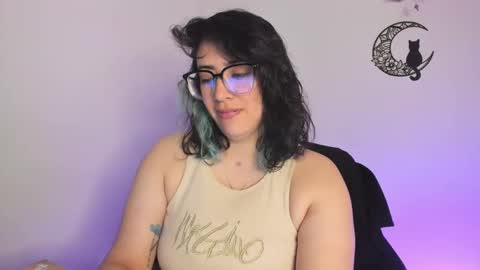 Snapshot of amaryllis_vizcaya chatting on 01.25.25  Katt   online show from 01.25.25