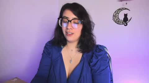Snapshot of amaryllis_vizcaya chatting on 01.28.25  Katt   online show from 01.28.25