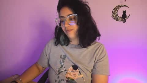 Snapshot of amaryllis_vizcaya chatting on 02.05.25  Katt   online show from 02.05.25