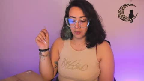 Snapshot of amaryllis_vizcaya chatting on 02.11.25  Katt   online show from 02.11.25
