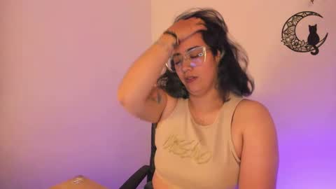 Snapshot of amaryllis_vizcaya chatting on 02.12.25  Katt   online show from 02.12.25