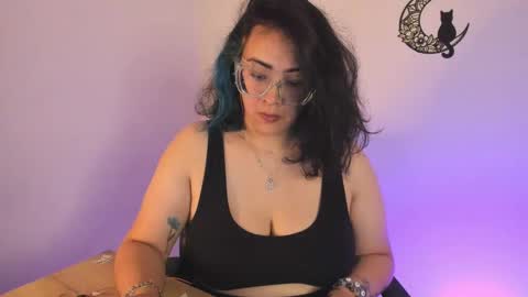 Snapshot of amaryllis_vizcaya chatting on 02.21.25  Katt   online show from 02.21.25