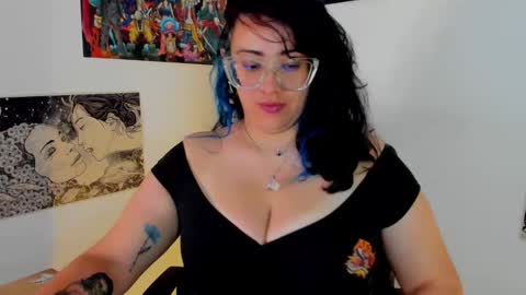 Snapshot of amaryllis_vizcaya chatting on 09.16.25  Katt   online show from 09.16.25