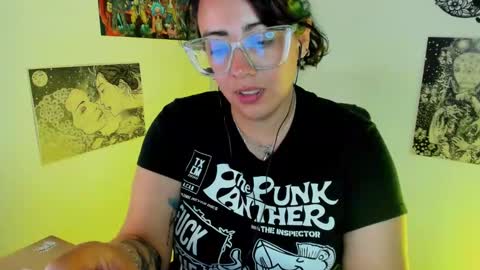 Snapshot of amaryllis_vizcaya chatting on 09.20.25  Katt   online show from 09.20.25