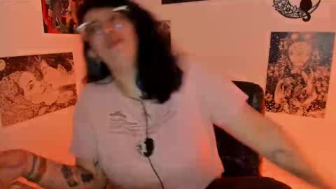 Snapshot of amaryllis_vizcaya chatting on 10.21.25  Katt   online show from 10.21.25