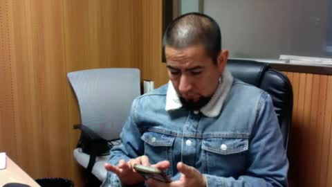 Snapshot of amateurlatinorock chatting on 06.05.26 amateurlatinorock online show from 06.05.26