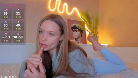 Roxy online show from 11.22.25