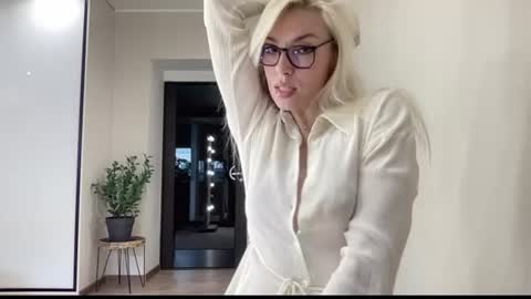 Kelly online show from 06.12.26