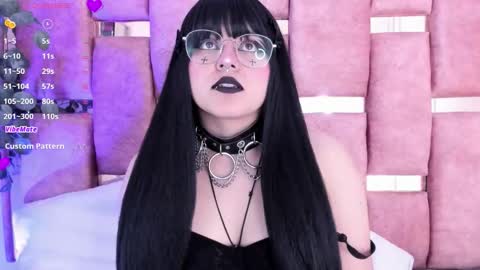   online show from 10.09.25