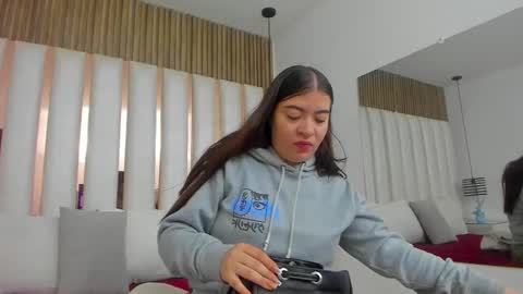 AmbarGills online show from 12.22.25