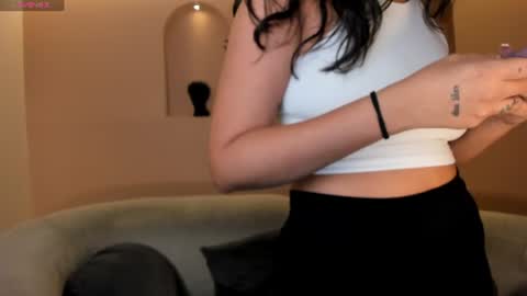 Snapshot of ambarjames_ chatting on 06.20.26 Ambar online show from 06.20.26